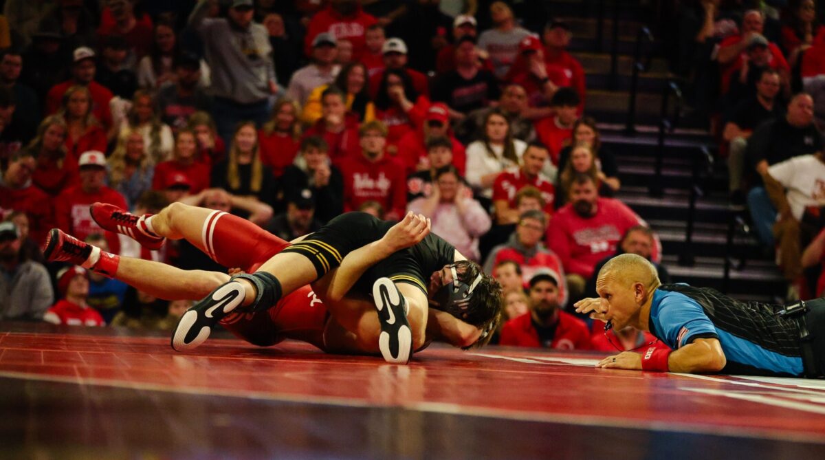 Aw shucks: #4 Iowa wins 17th straight dual against Cornhuskers