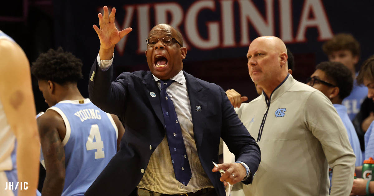 Hubert Davis Highlights Effort in UNC's Gritty Road Win Over Virginia Hubert Davis Highlights Effort in UNC's Gritty Road Win Over Virginia