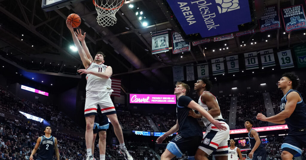 UConn basketball forward Alex Karaban