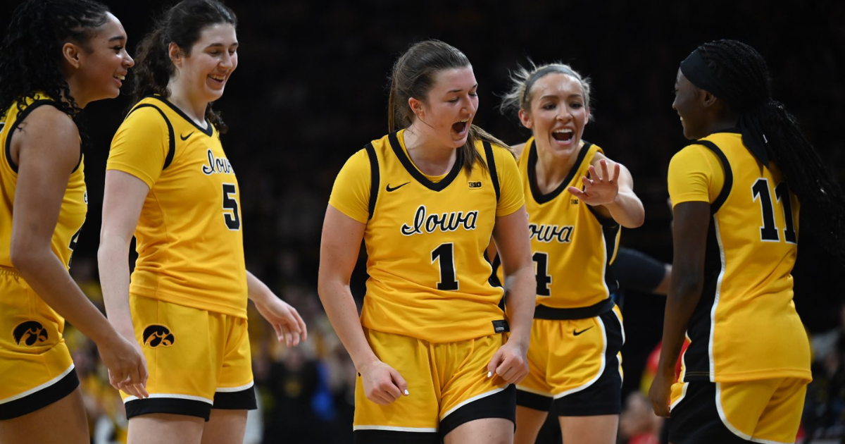 Hawkeyes dismantles Ohio State in Iowa City