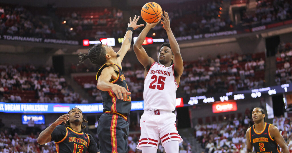USC Snaps Wisconsin’s Winning Streak in Madison, 73-71