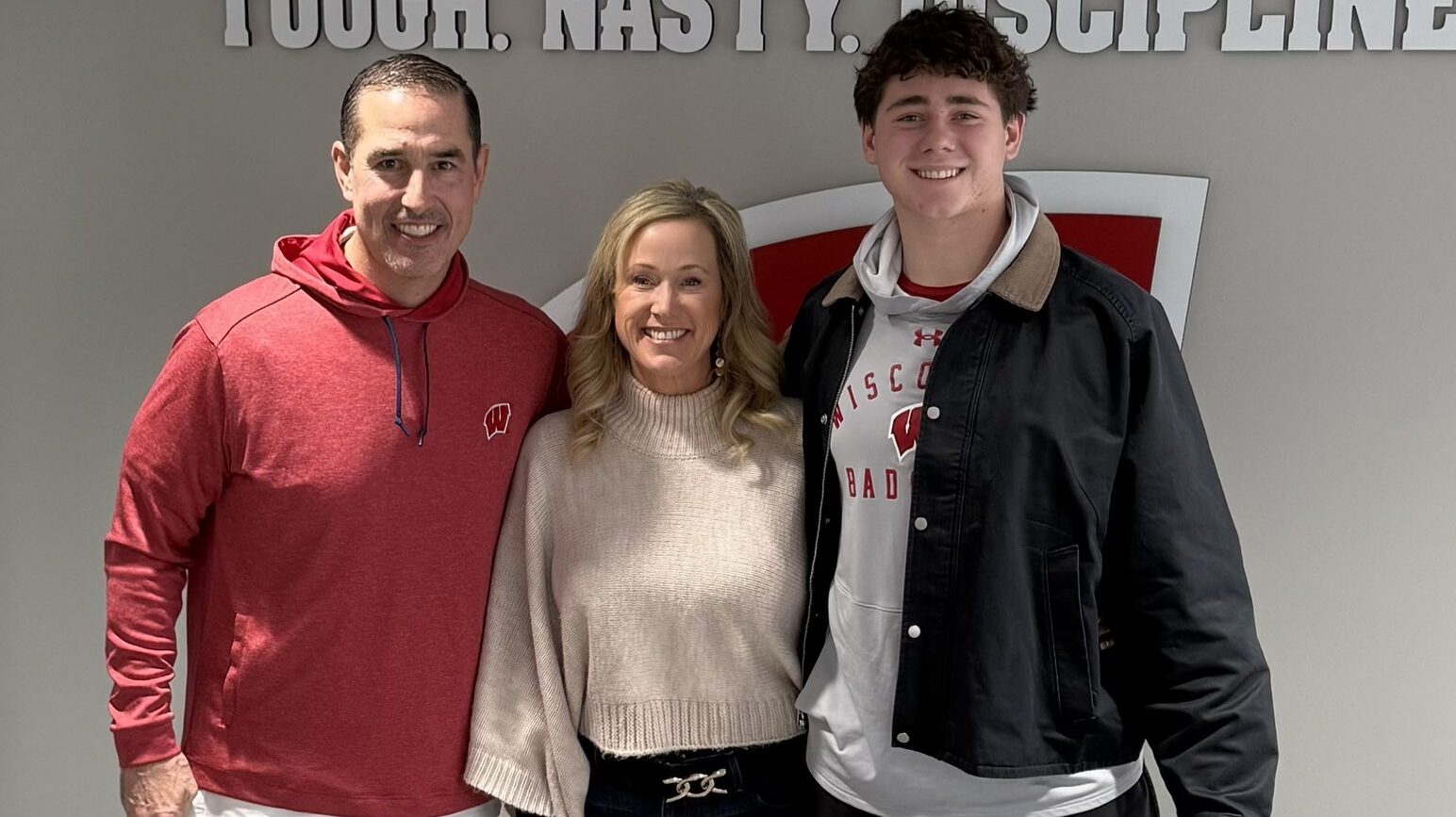 Wisconsin Stands Out to Four-Star DL Tommy Riordan