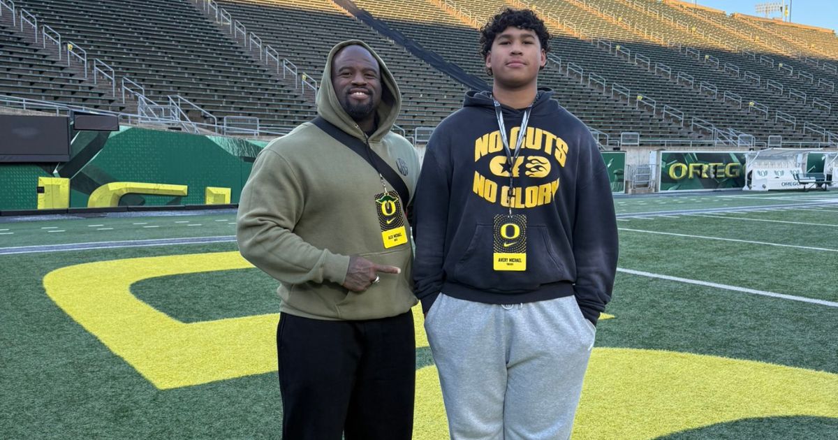 IMPACT: 2027 OT Avery Michael Commits to Oregon Football