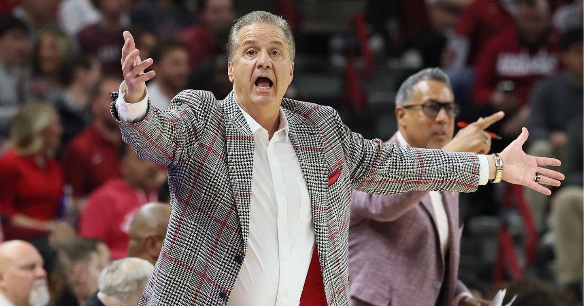 Arkansas moves up in latest AP Top 25 poll