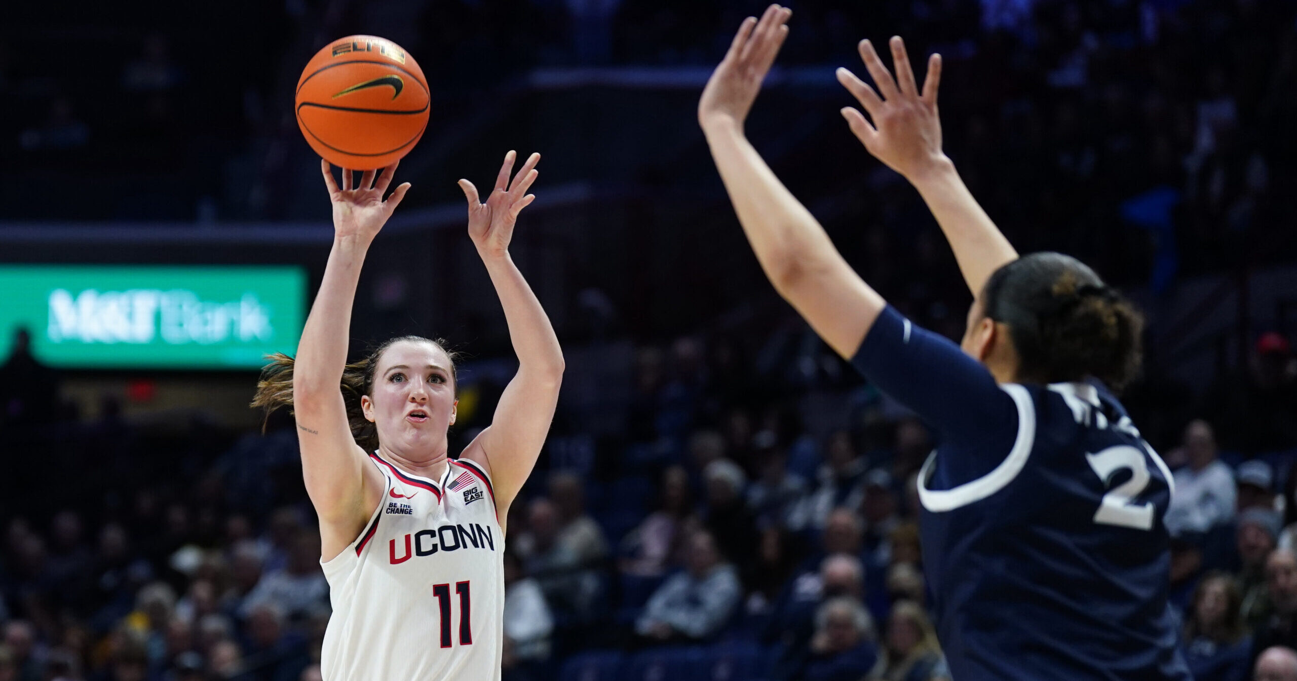 Ziebell buries ten threes, Edwards enters Huskies of Honor as No. 1 UConn Women’s Hoops down Xavier