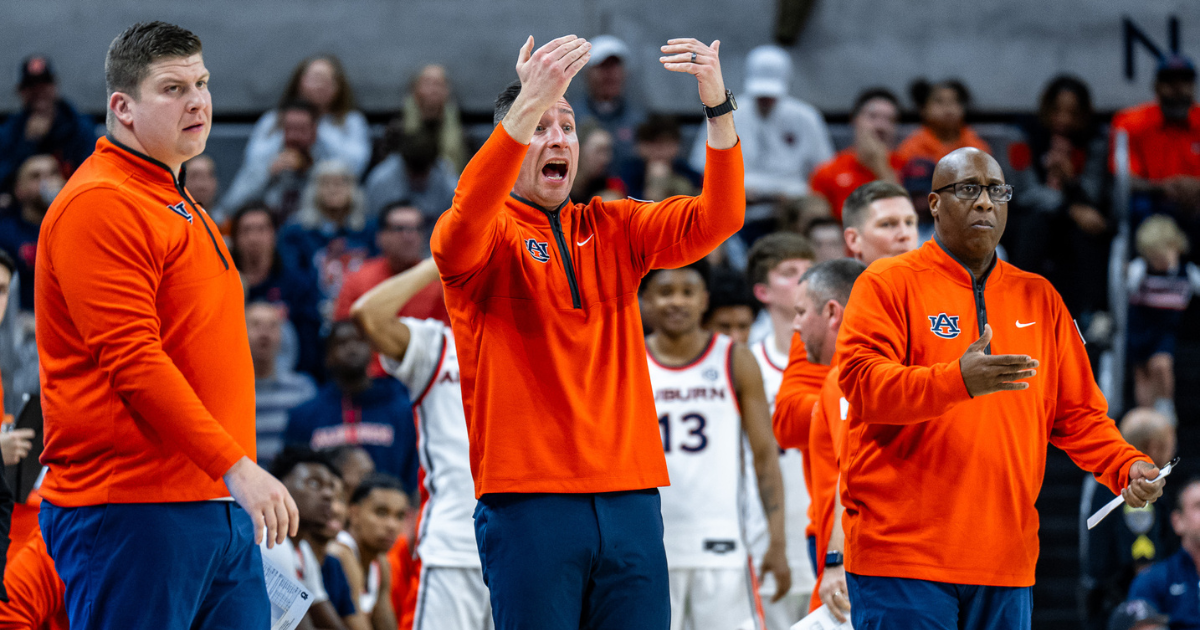 Steven Pearl explains why his is so interactive with Auburn crowd during games