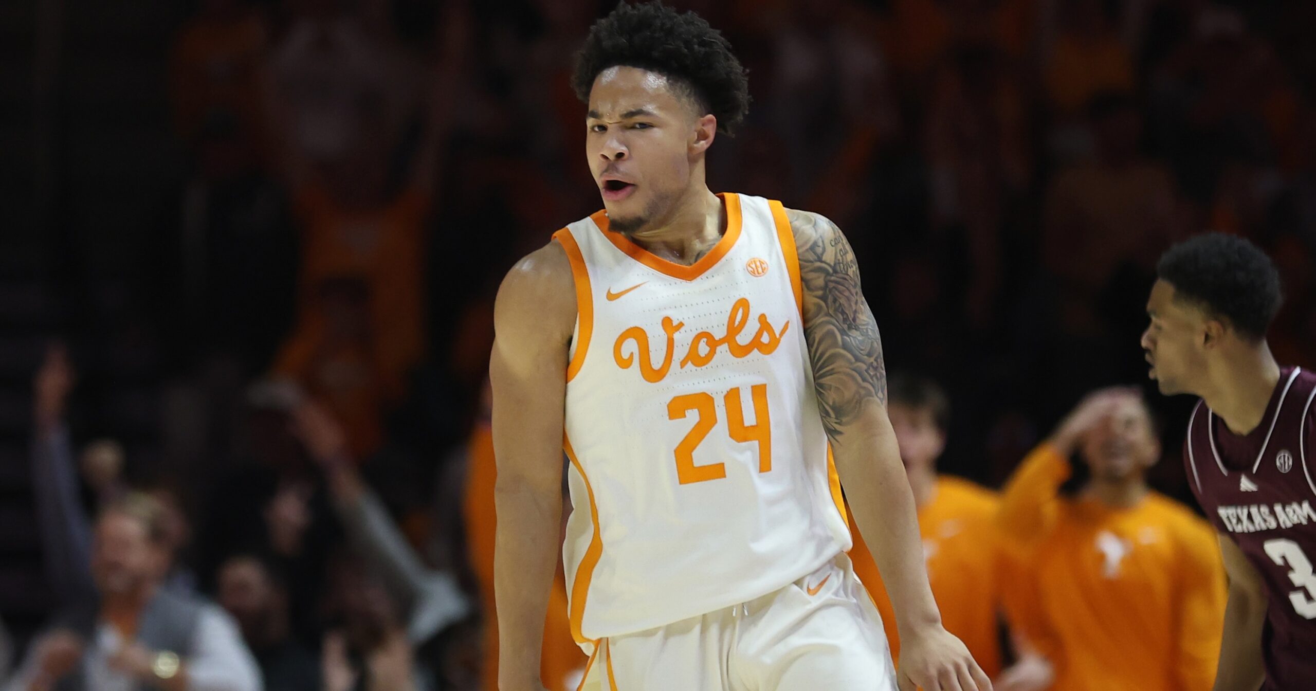 Tennessee updates status of Troy Henderson, Jaylen Carey on SEC Availability Report