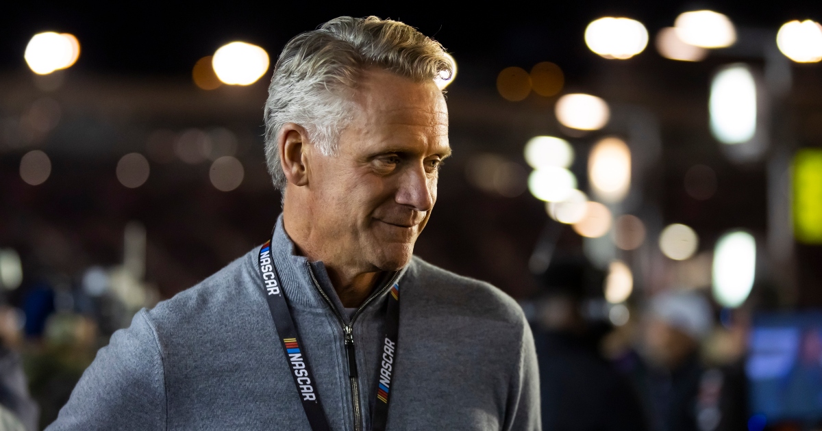 Kevin Harvick reacts to NASCAR commissioner Steve Phelps stepping down, texts about Richard Childress