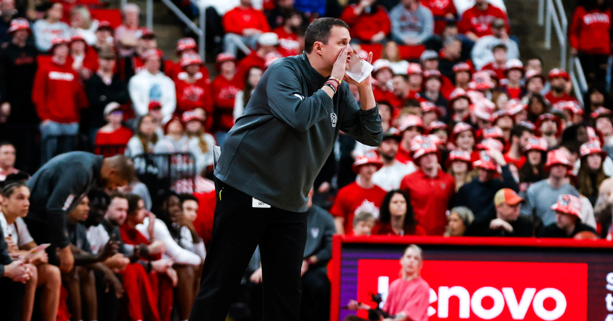 How much Will Wade earned in a bonus for earning 18th regular season win in victory over Virginia Tech