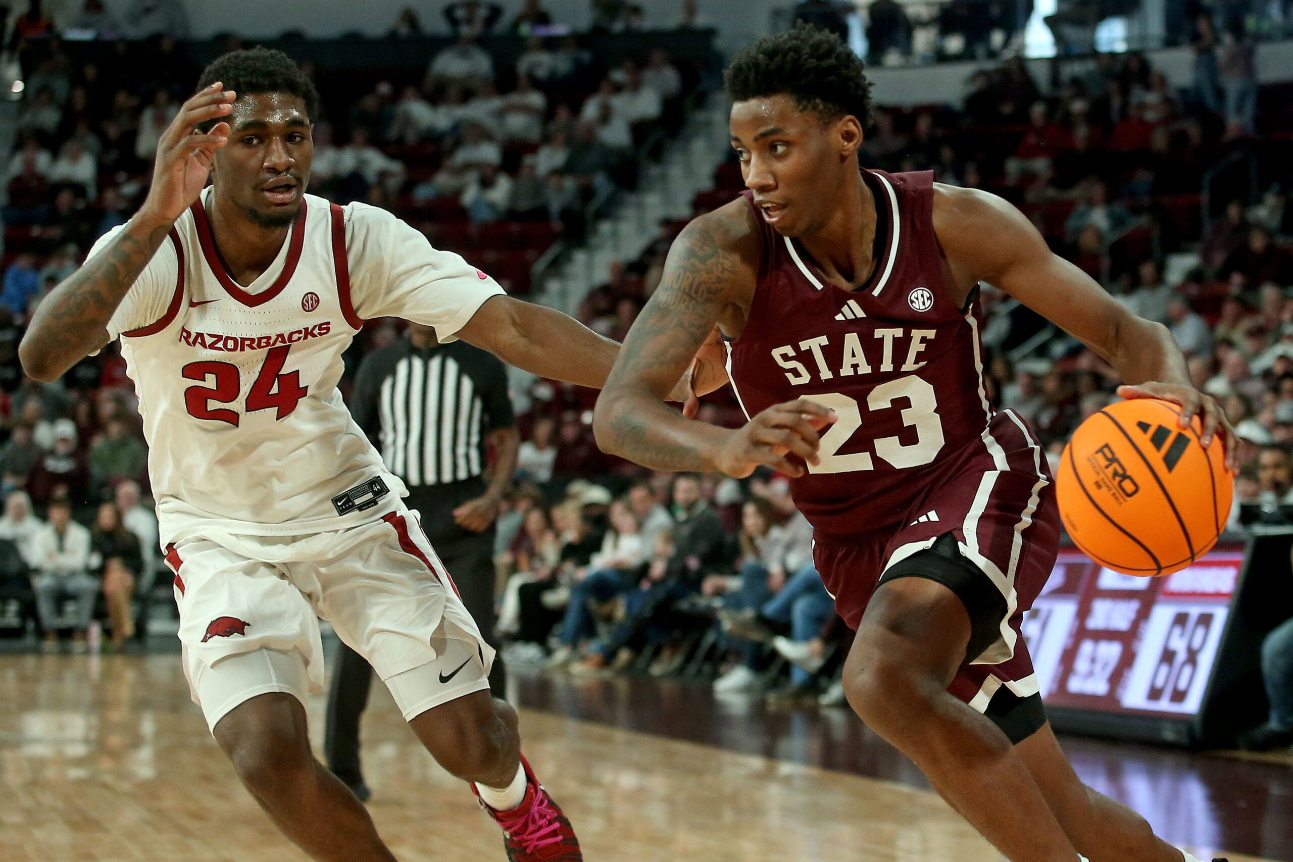 Bulldog woes continue as No. 21 Arkansas rolls to easy 88-68 win at Humphrey Coliseum
