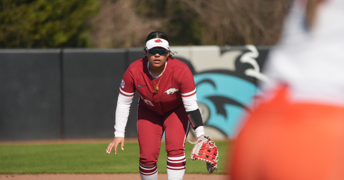 Softball Rewind: Hogs take 4 of 5 in offensive outburst at Kickin' Chicken Classic