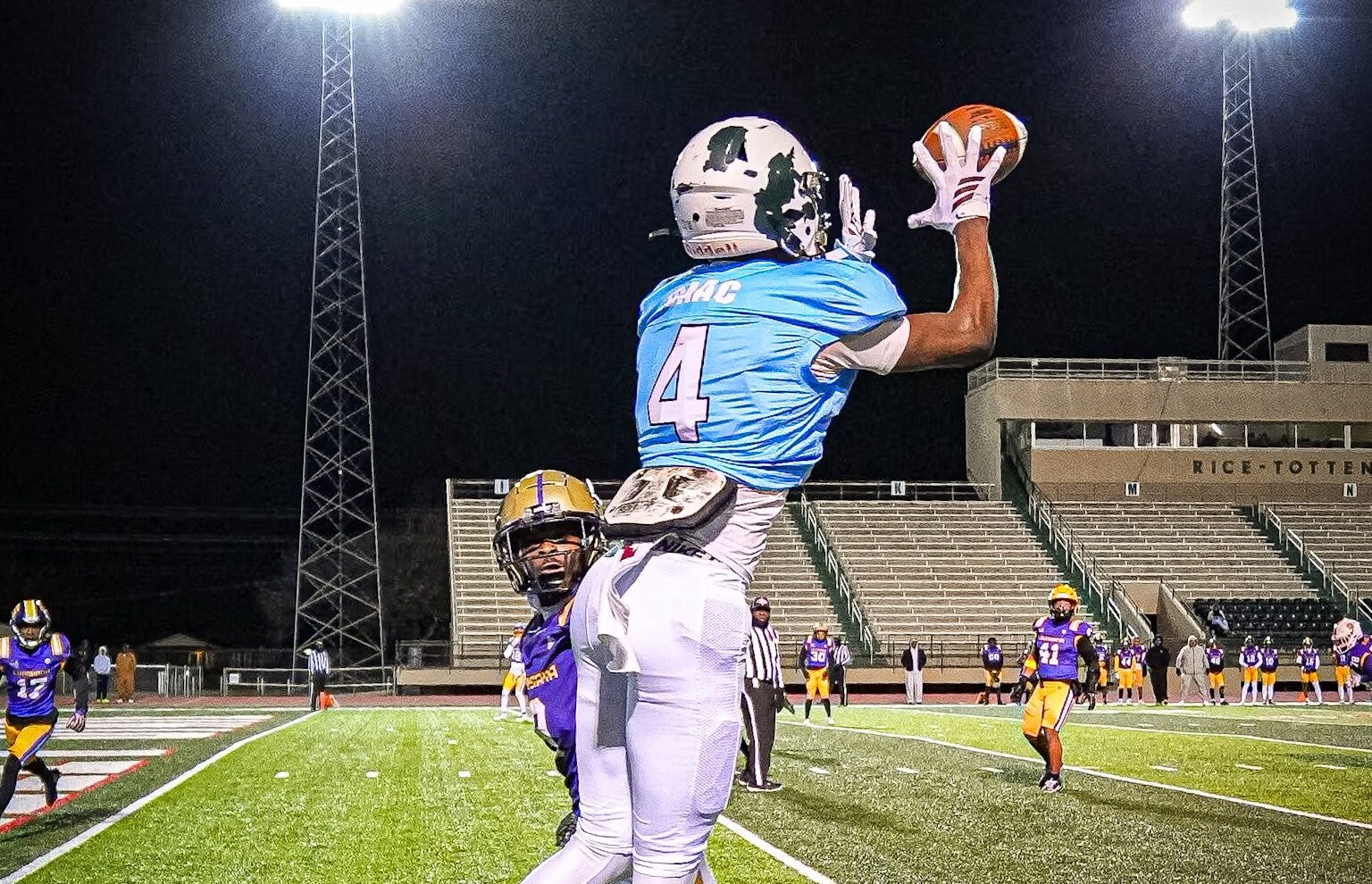 Mississippi wide receiver books official visit with Ole Miss