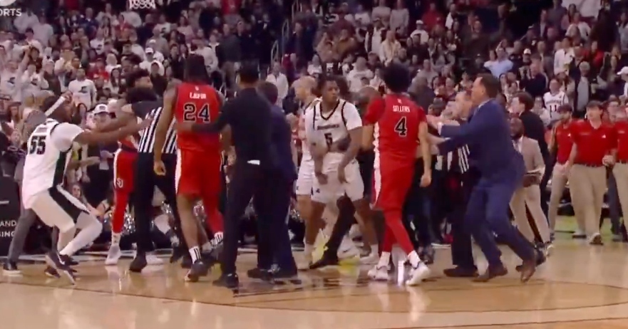 Providence, St. John's break out into brawl after Duncan Powell foul, ejections follow