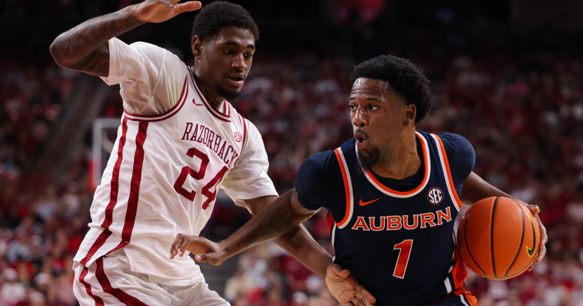Rapid reaction: Auburn falls to No. 21 Arkansas with Hall out indefinitely