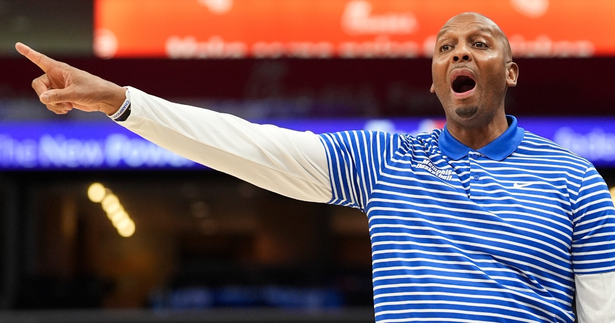 Penny Hardaway shares exchange with Utah State player in handshake line after late dunk