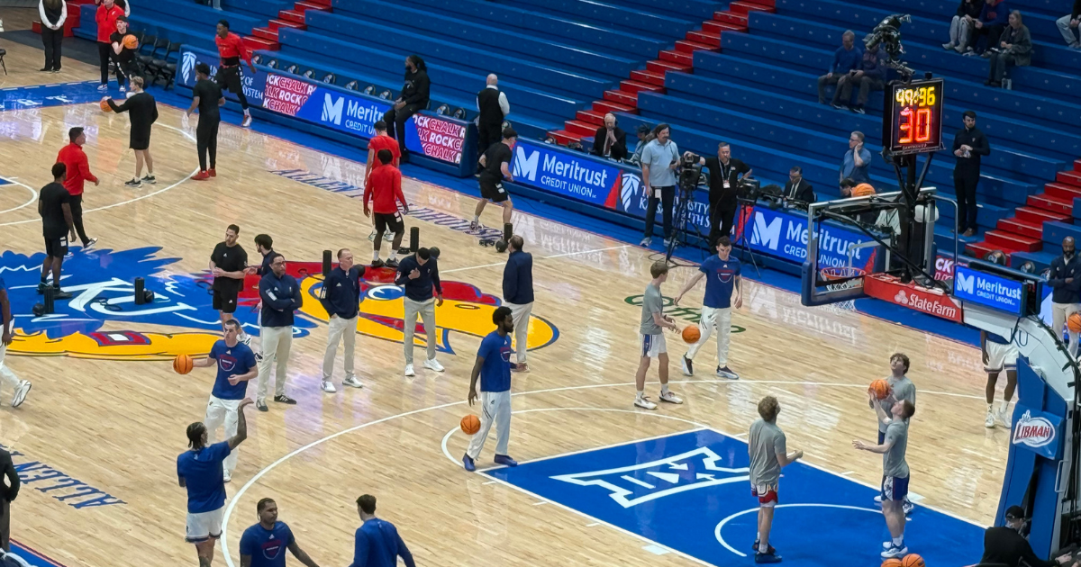 Live Game Chat: No. 8 Kansas vs. Cincinnati