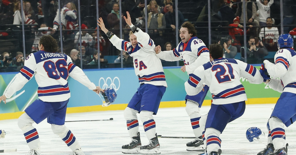 President Donald Trump invites Team USA hockey teams to State of the Union after gold medal wins