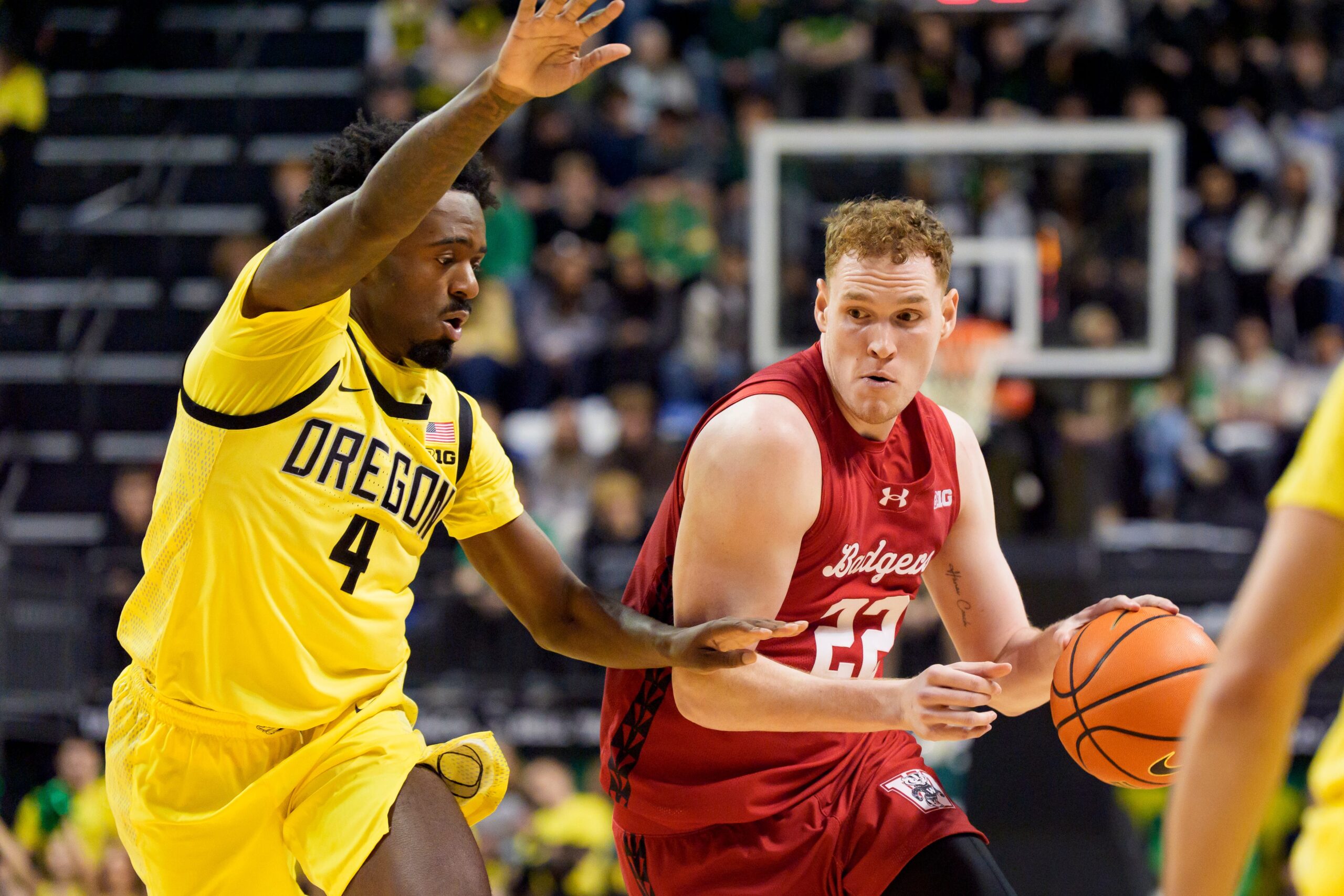 Wisconsin Badgers Fall to Oregon in Eugene, 85-69