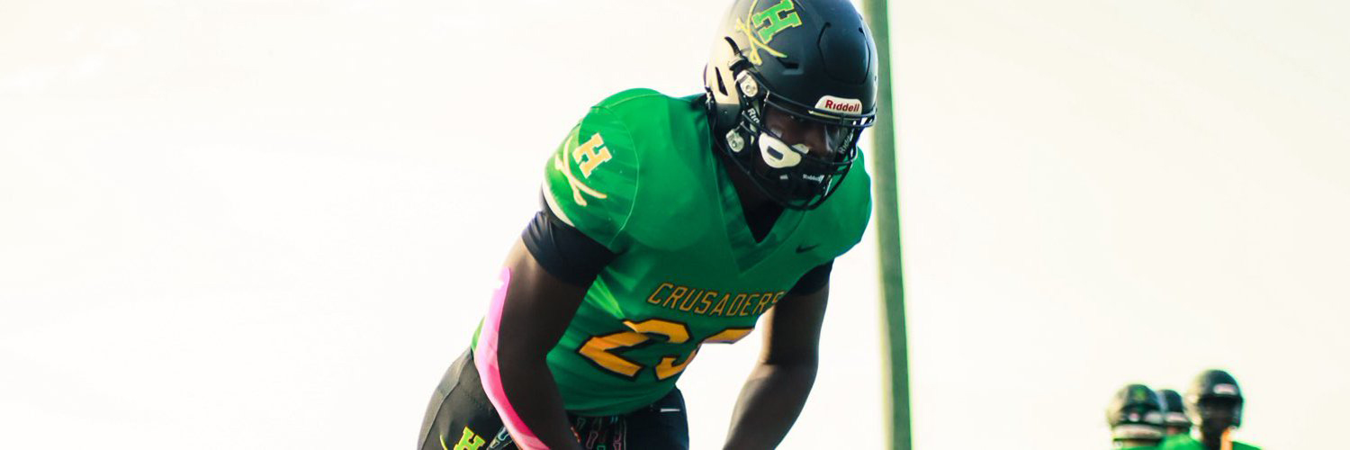 South Carolina football offers 6-8 Georgia defensive lineman