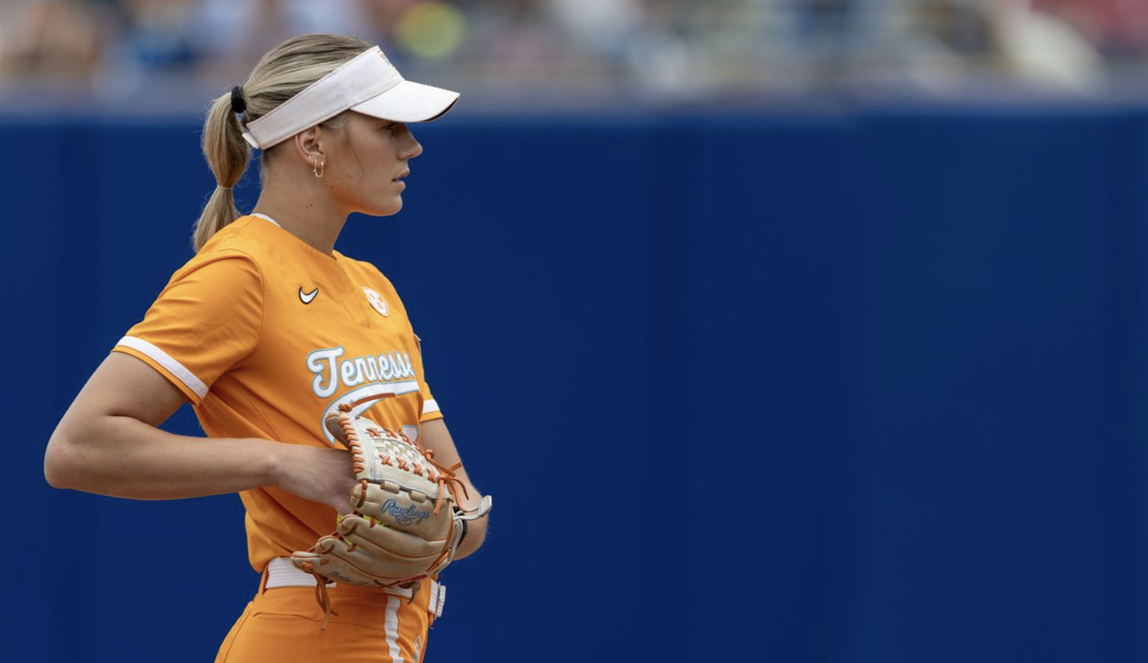 Tennessee ace Karlyn Pickens exits game with apparent injury