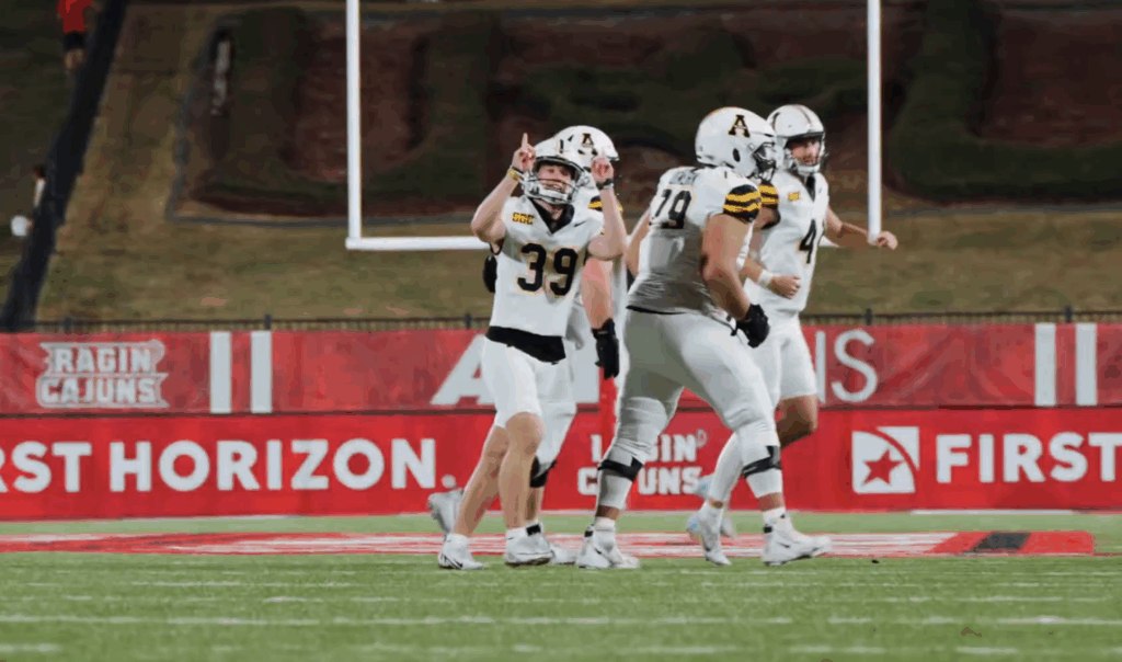 Jackson Moore excited to learn under 'best kicker in the country' and to compete at Ole Miss