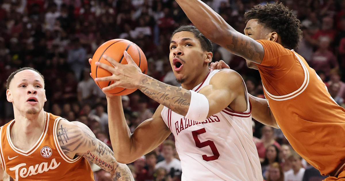 Texas gets throttled by Arkansas in Fayetteville, falls to 9-8 in SEC play