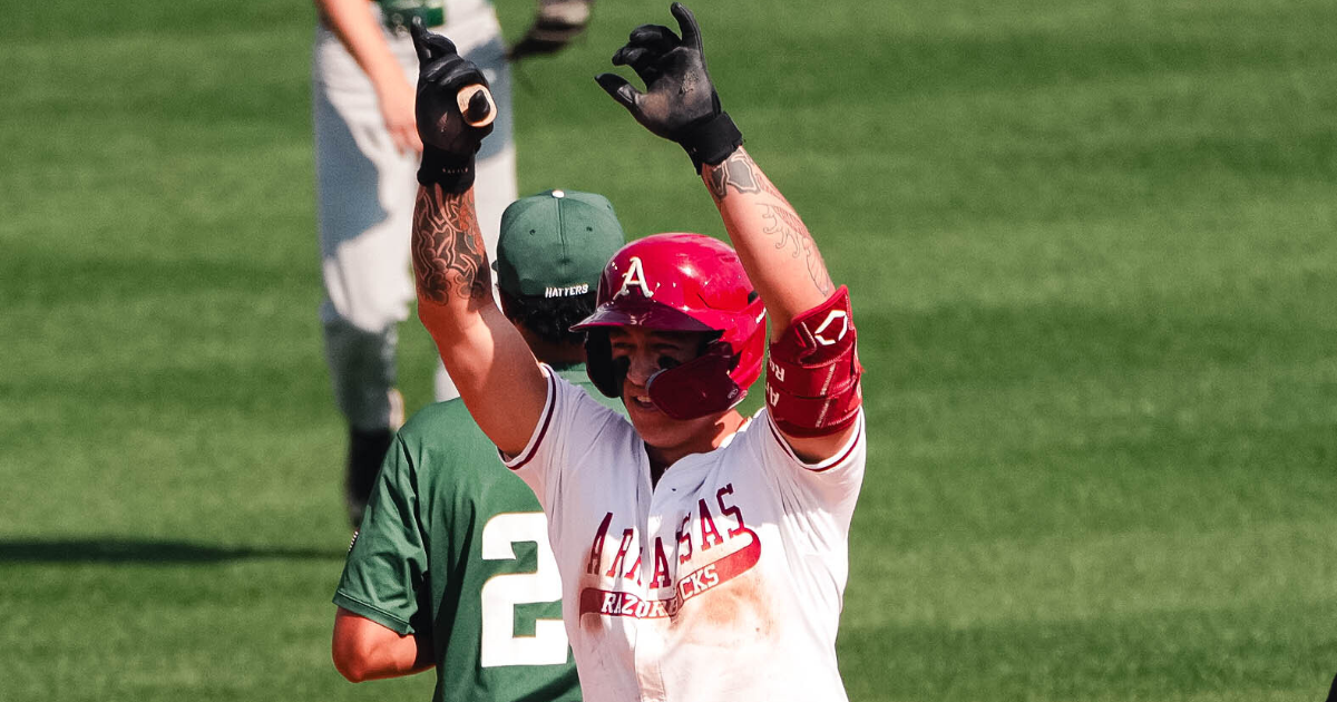Live updates: No. 6 Arkansas vs. Stetson (Game 2)