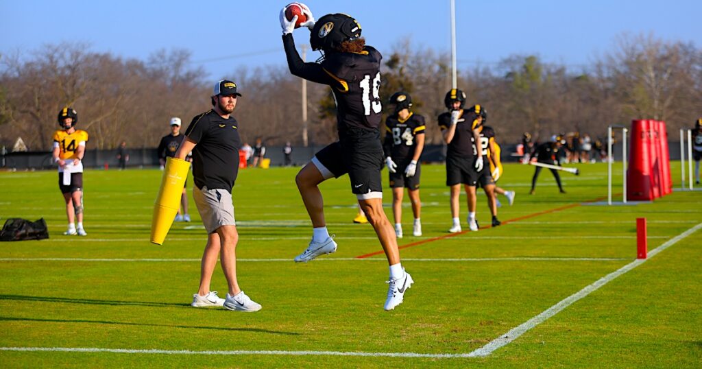 Missouri receiver Cayden Lee