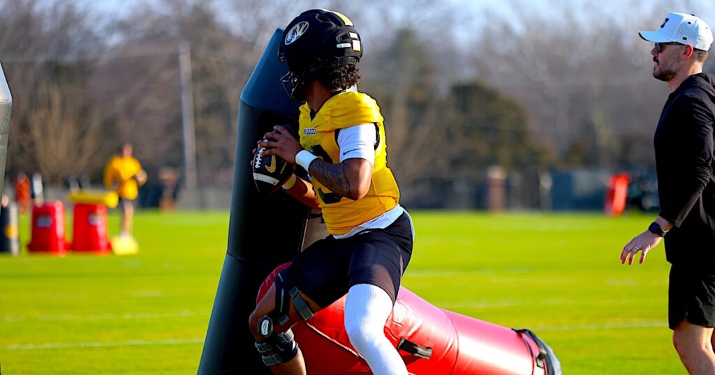 Mizzou quarterback Austin Simmons