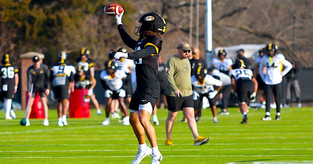 Missouri receiver Cayden Lee