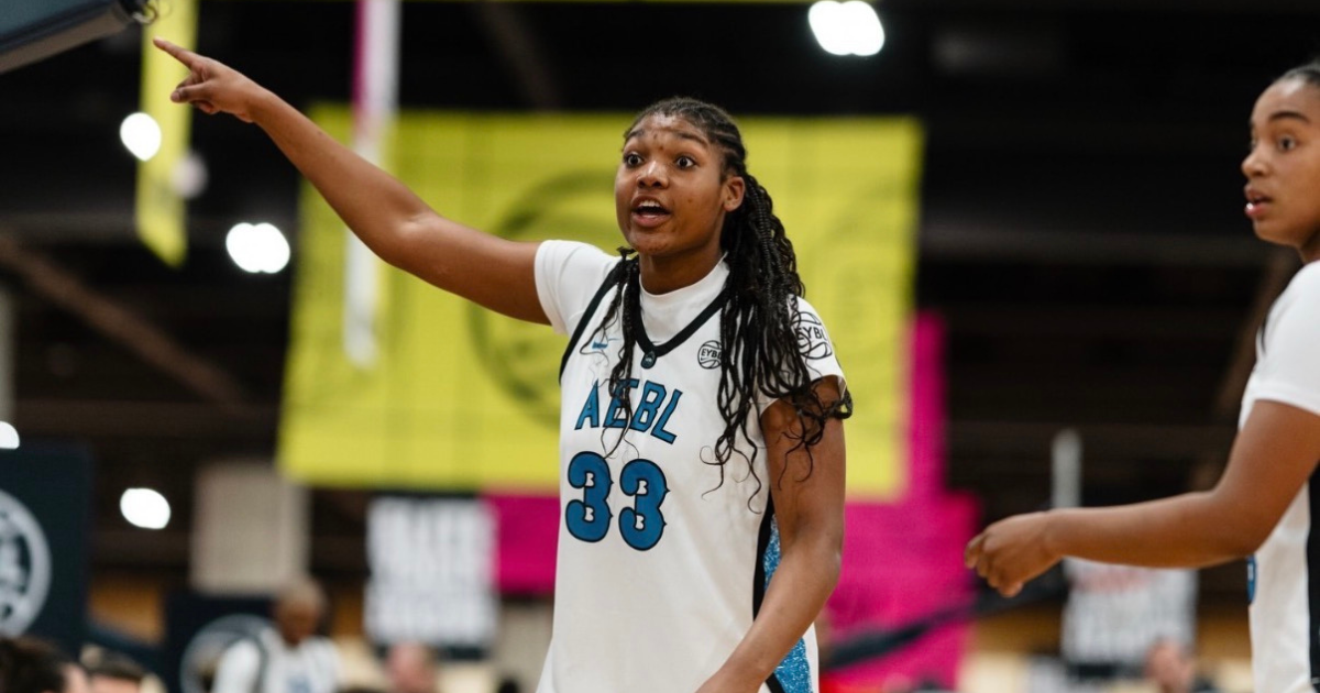 Zya Small Top 2027 recruit Aila Courtenay breaks down recruitment; talks Illinois ...