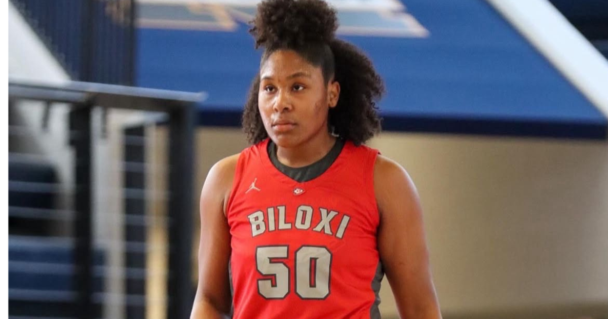 Zaniya Johnson Commits to South Carolina Women's Basketball
