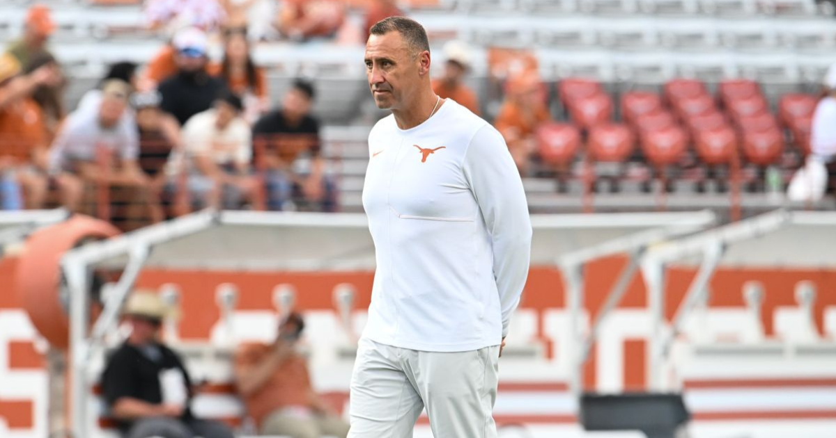 Sark Addresses Texas’ Sloppy Penalties, Offensive Woes & Using Cam Coleman