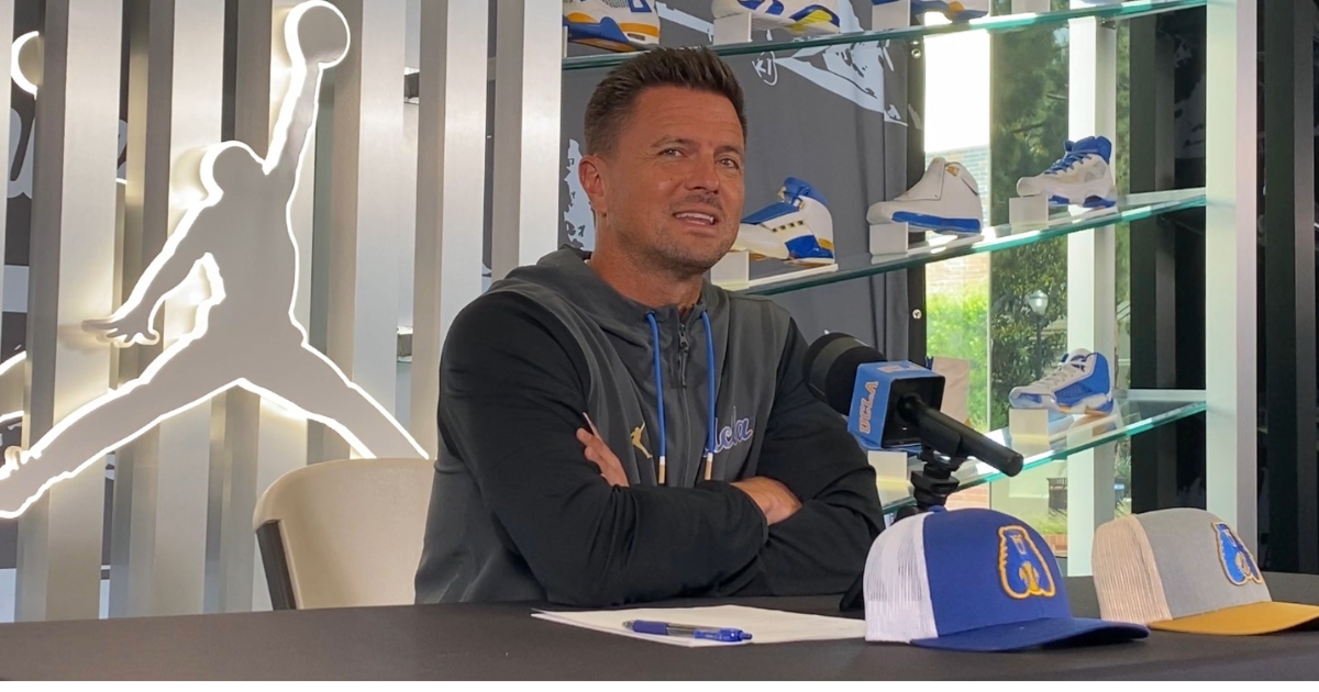 Bob Chesney offers to help Dante Moore after suffering concussion - On3 image