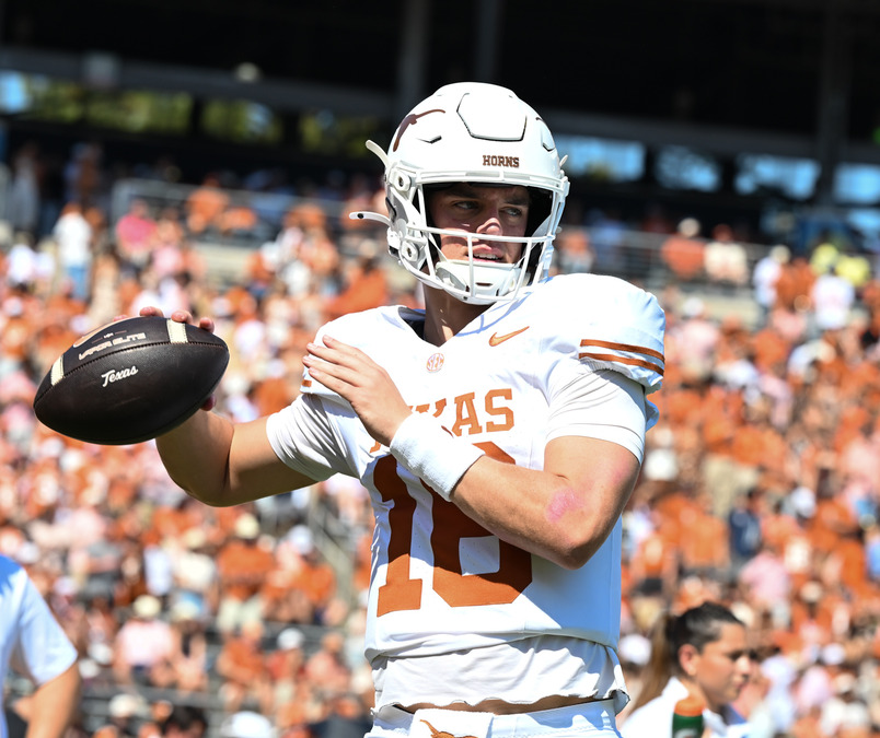 Texas falls to No. 7 in Week 6 AP Poll