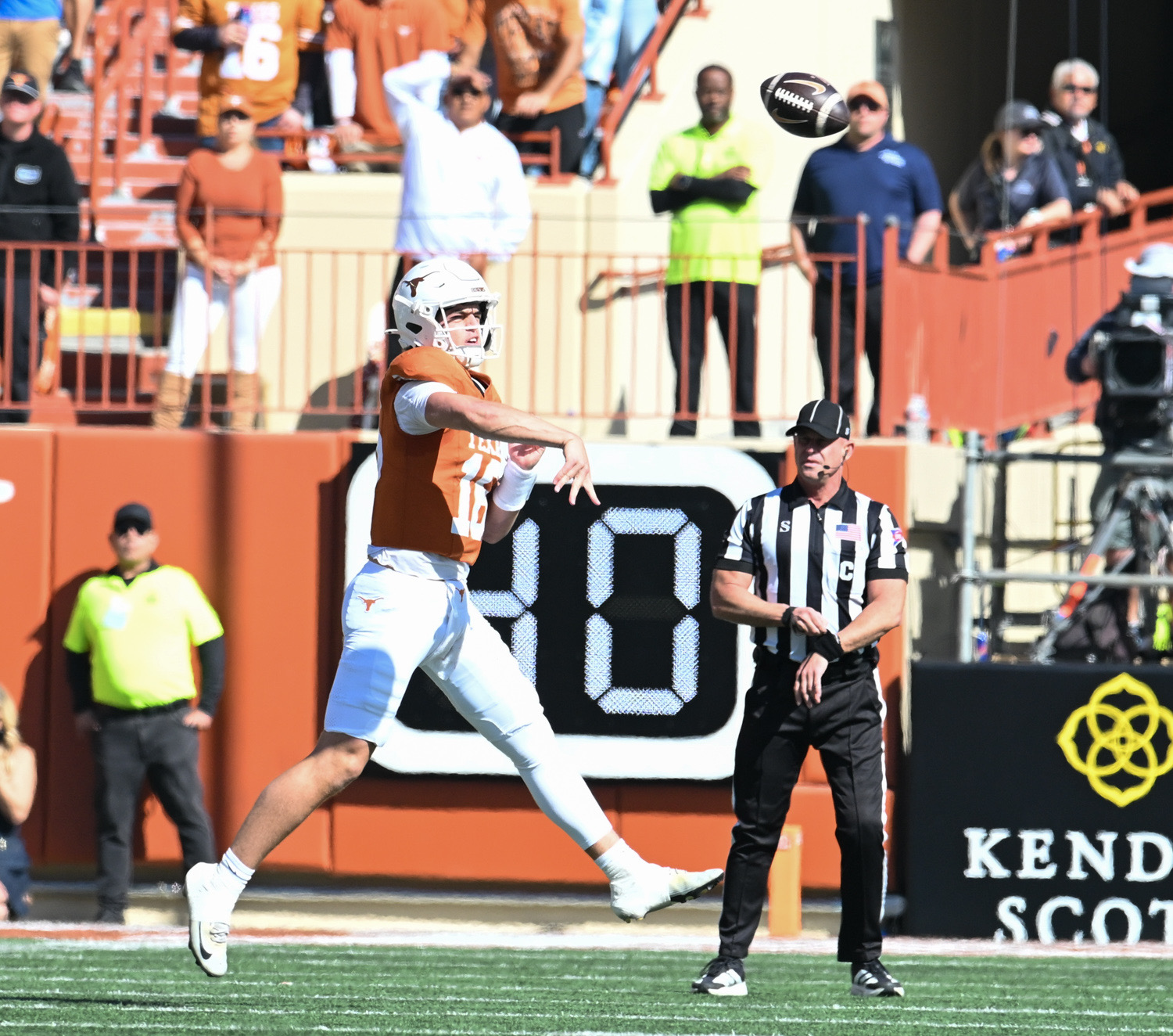 Florida dominates Texas in the second half, takes down the Longhorns in Austin