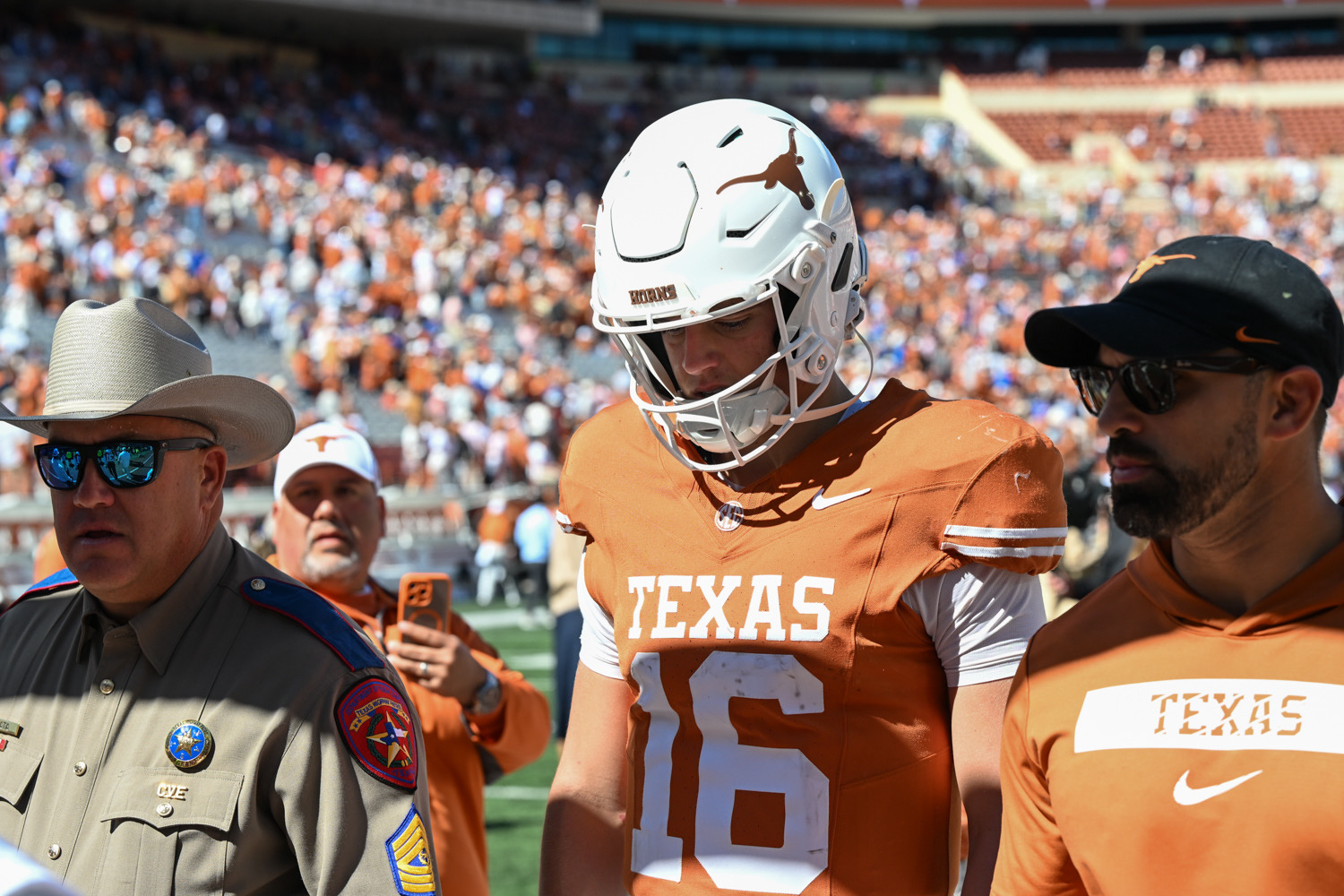 Deep Dive Film Study: The biggest problems holding Texas' offense back ...