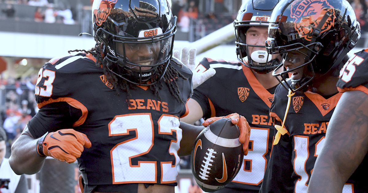 Oregon State Beavers vs Washington State Cougars in Photos