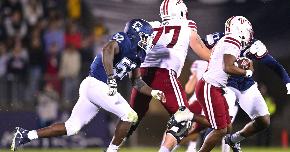 UConn impresses national audience with 35-16 rivalry win over UMass