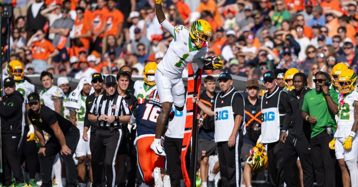 Dakorien Moore on Oregon's Offensive Changes, Moving Forward: 'We know who we've been in the past'