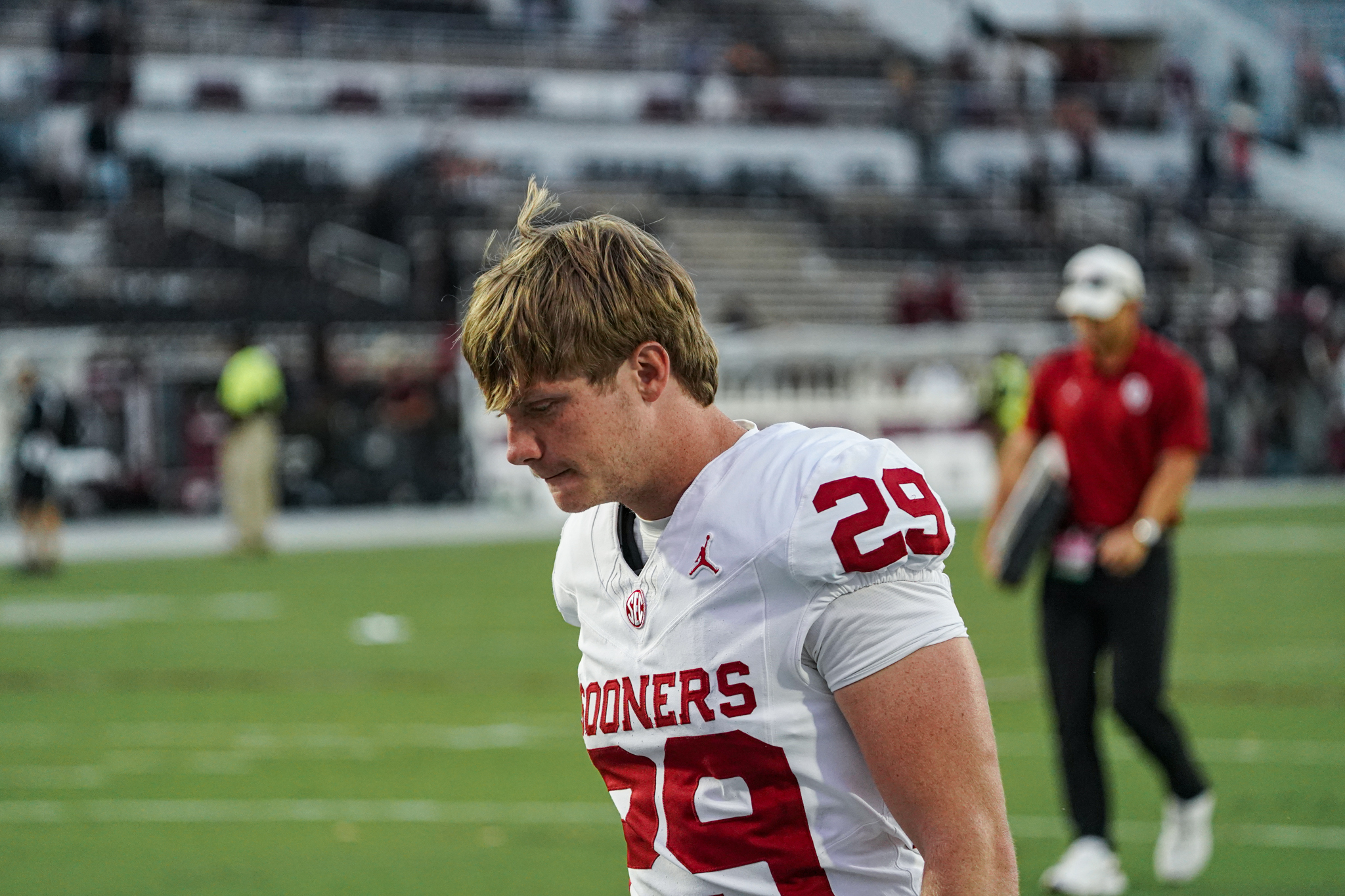 Sooners standing by Sandell despite struggles Saturday