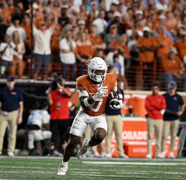 Inside Texas Community Q&A: Offensive Identity, 3rd Quarter Stall, RB Rotation
