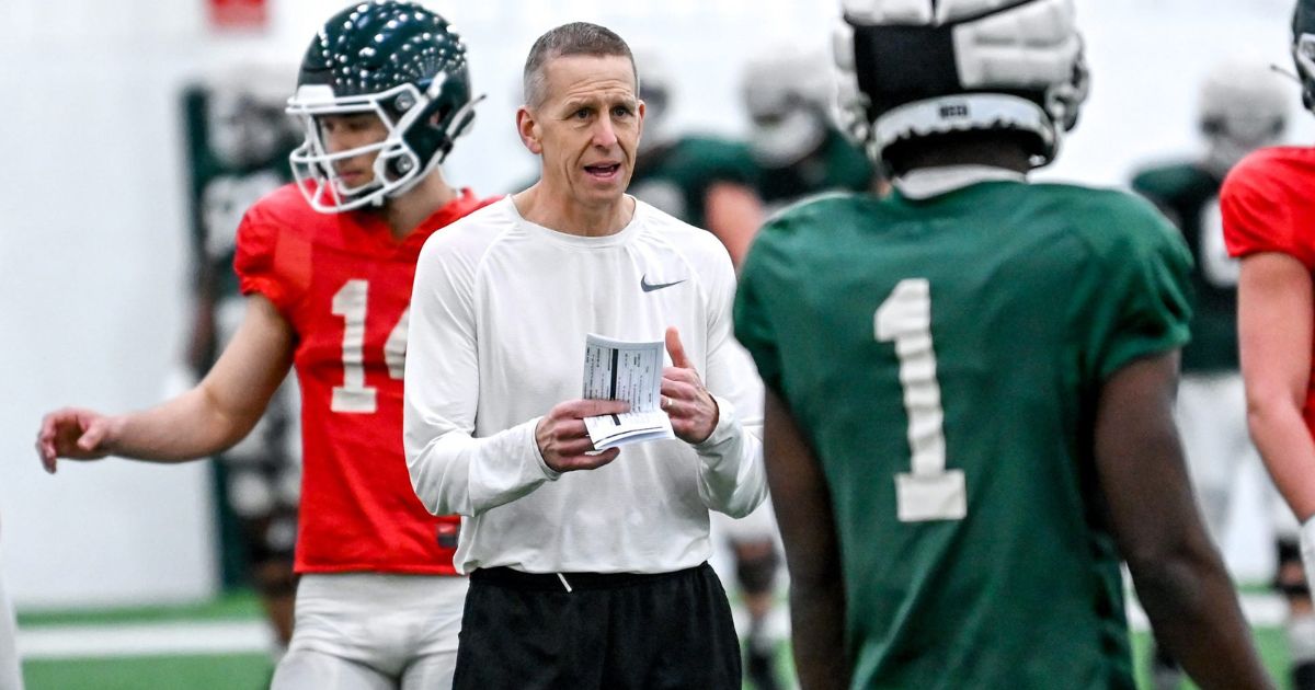 Dan Lanning Announces Jay Johnson Will Take Over as Oregon's Primary Play-Caller