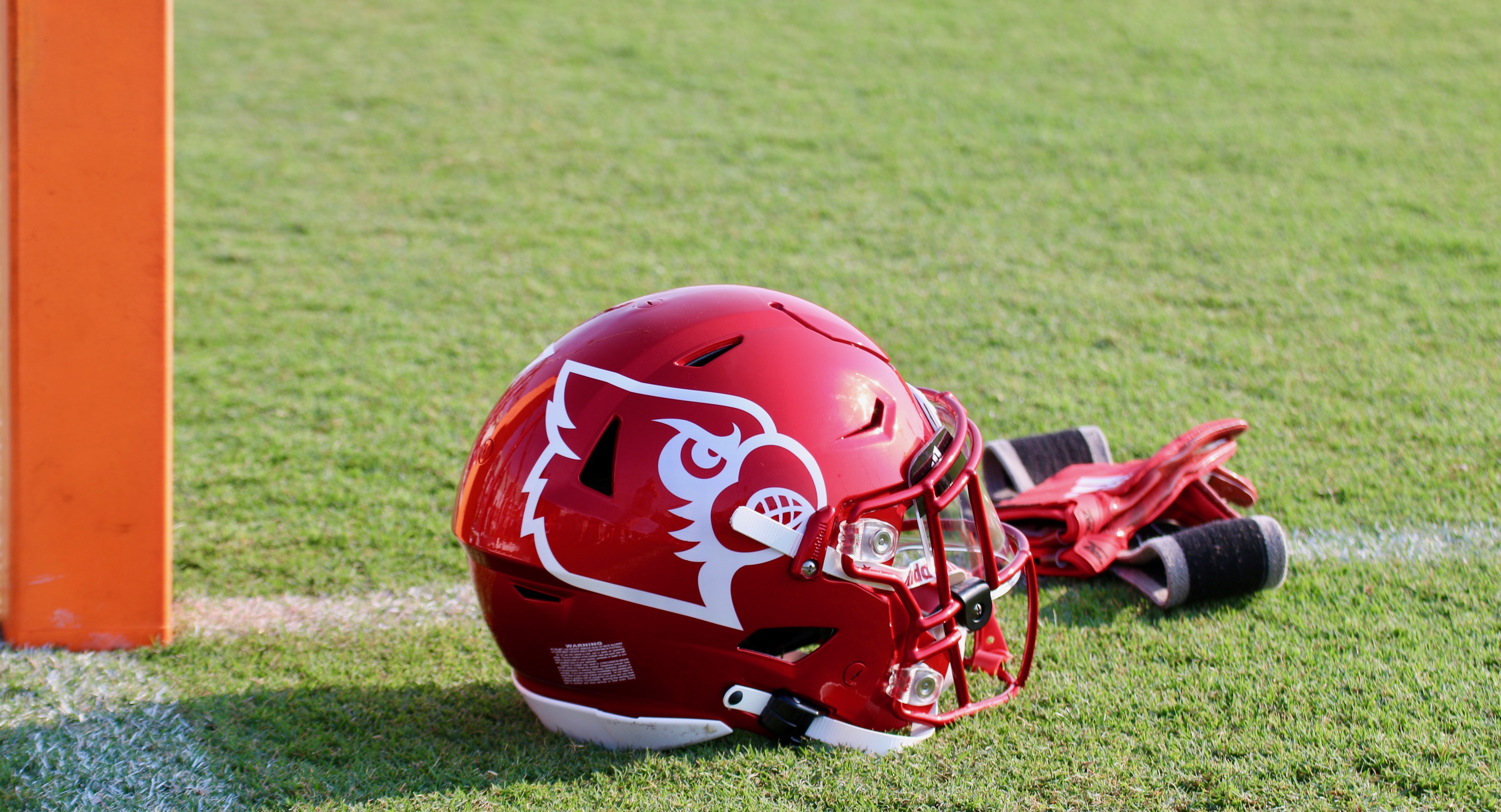 Louisville extends offer to Texas WR after Deion Branch watches him in person