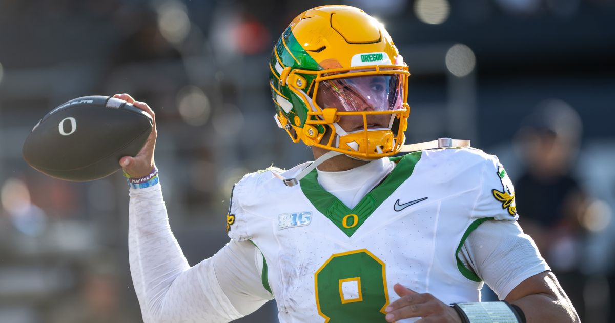 Jay Johnson Inherits an Oregon Offense Without an Identity and Has Five Games to Find One