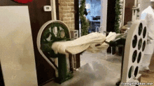 1792874794346.gif
