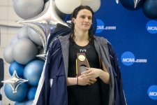 d75f2f82-dd80-46b7-a057-fdfd96b92692-USP_NCAA_Womens_Swimming__Swimming__Diving_Champi.jpg