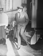 babe-ruth-disembarking-train-bettmann.jpg