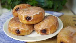 59-glazed-jelly-doughnuts2_wide-0dc430e6c948d63fa81f406baea473cc86d9e20c-s1200.jpg