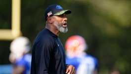 Florida-Gators-secondary-coach-Corey-Raymond_Florida-Gators-Football-Spring-Practice_656-1021x...jpg
